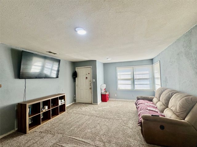 5629 Wainwright Drive, Fort Worth, TX 76112