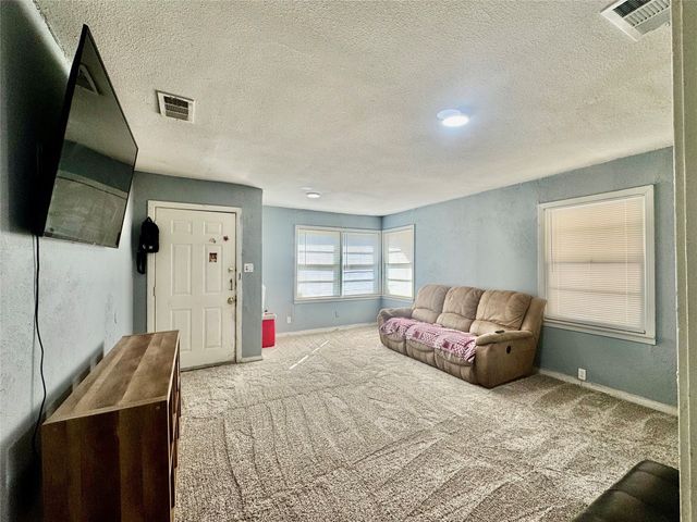 5629 Wainwright Drive, Fort Worth, TX 76112