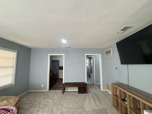 5629 Wainwright Drive, Fort Worth, TX 76112