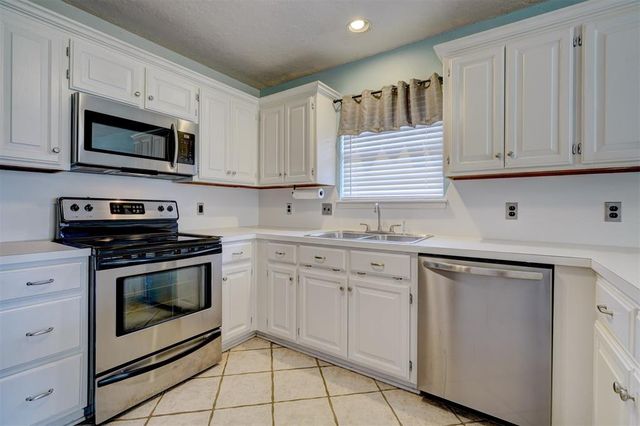 1019 Dustin Drive, Edmond, OK 73003