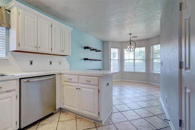 1019 Dustin Drive, Edmond, OK 73003