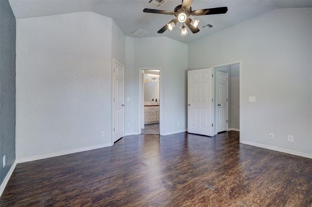 1019 Dustin Drive, Edmond, OK 73003