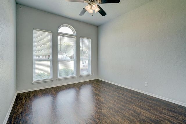 1019 Dustin Drive, Edmond, OK 73003