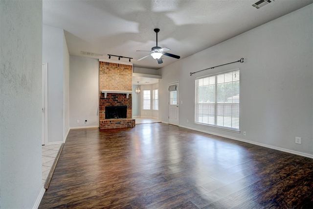 1019 Dustin Drive, Edmond, OK 73003