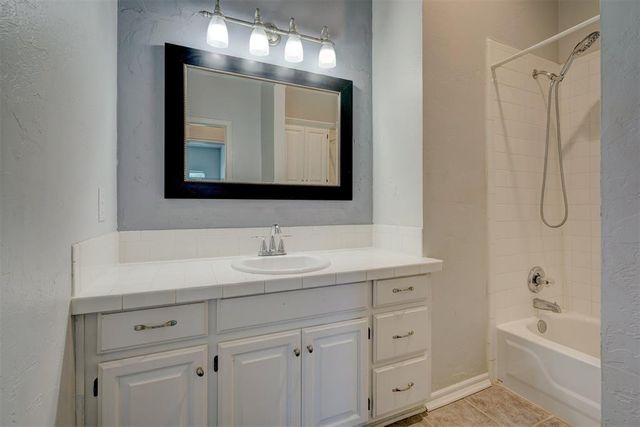 1019 Dustin Drive, Edmond, OK 73003