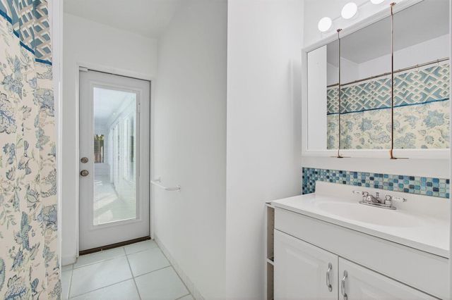 699 NW 16th Avenue, Boca Raton, FL 33486