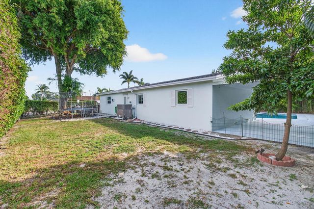 699 NW 16th Avenue, Boca Raton, FL 33486