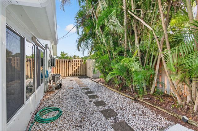 699 NW 16th Avenue, Boca Raton, FL 33486