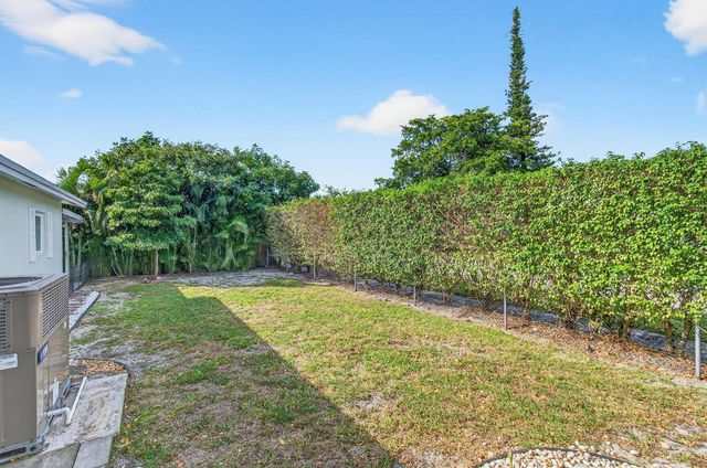 699 NW 16th Avenue, Boca Raton, FL 33486