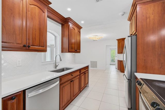 699 NW 16th Avenue, Boca Raton, FL 33486