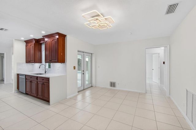 699 NW 16th Avenue, Boca Raton, FL 33486