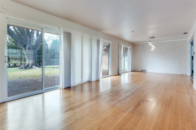 6106 Linden Lane, Dallas, TX 75230