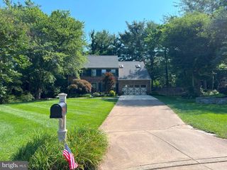 1631 AUTUMNWOOD DR, Reston, VA 20194