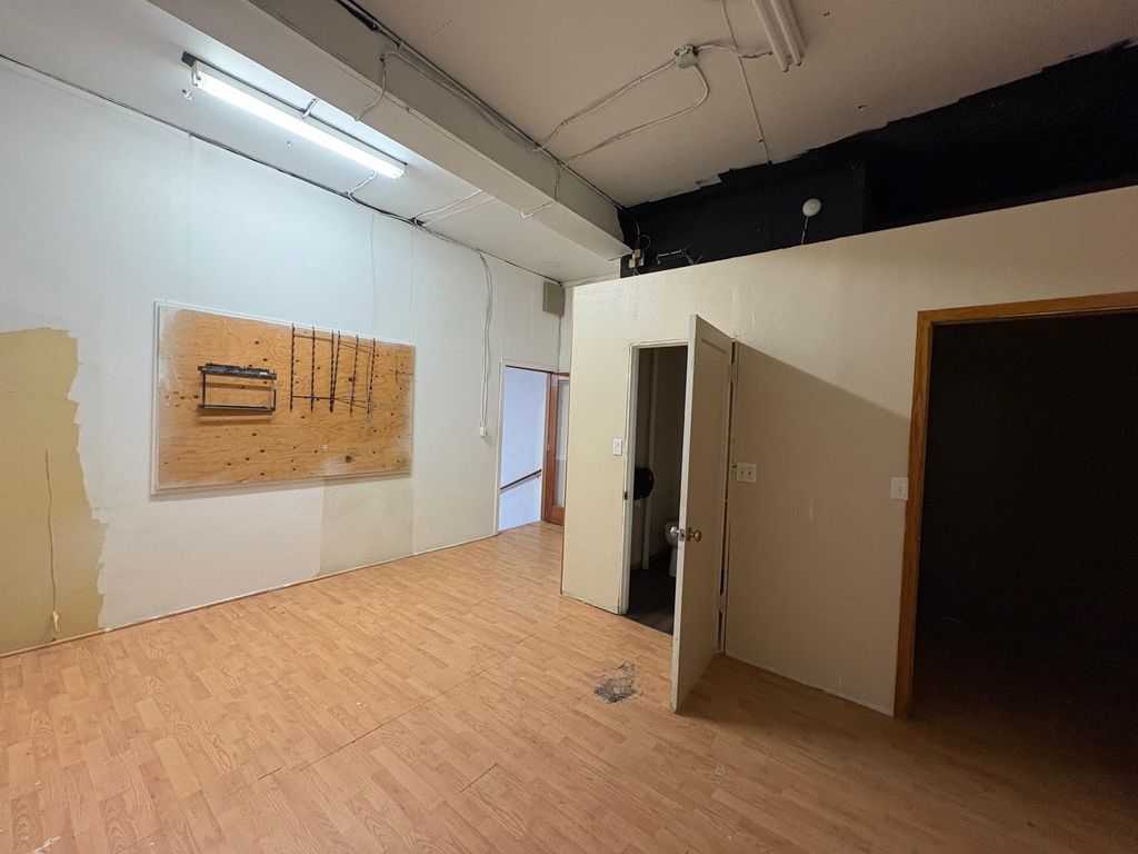 303 W 2nd Ave, Spokane, WA 99201 photo 6