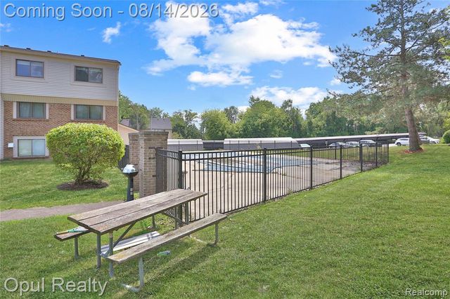 30052 W 12 Mile Road 68, Farmington, MI 48334