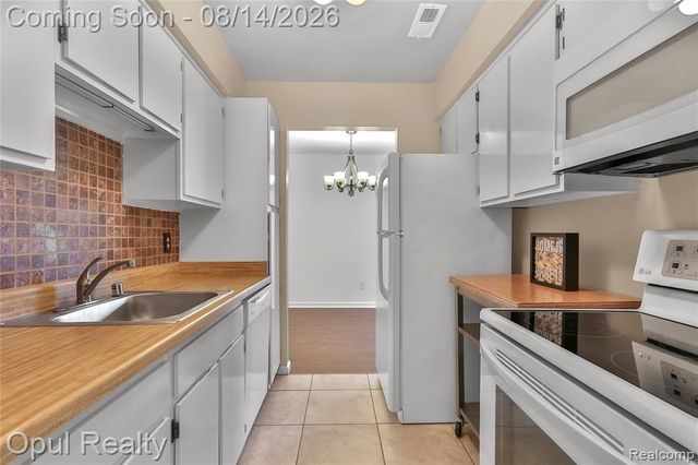 30052 W 12 Mile Road 68, Farmington, MI 48334