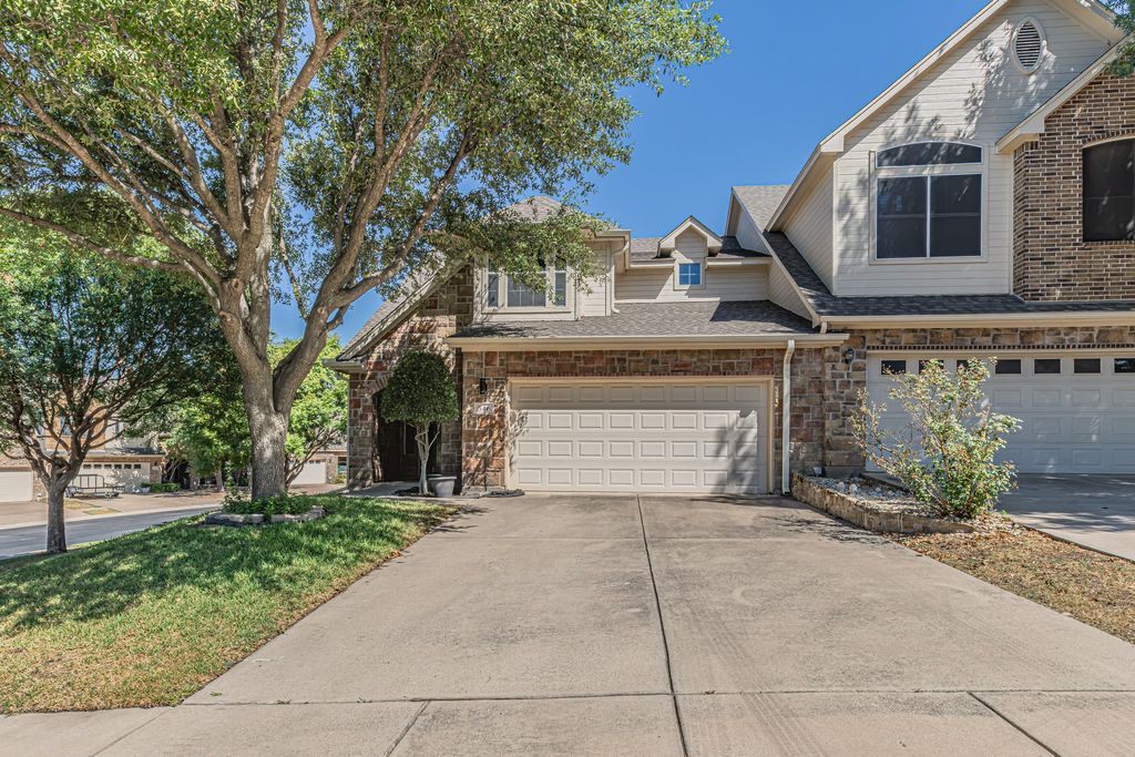 346 Emma Call Court, Decatur, TX 76234 — exterior