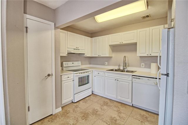 13760 ORANGE SUNSET DRIVE 201, Tampa, FL 33618
