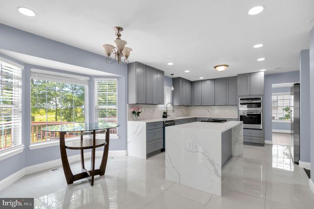 15704 BEAU RIDGE DR, Woodbridge, VA 22193