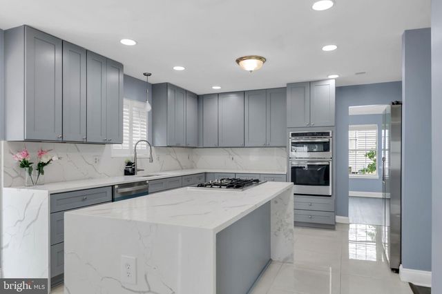 15704 BEAU RIDGE DR, Woodbridge, VA 22193