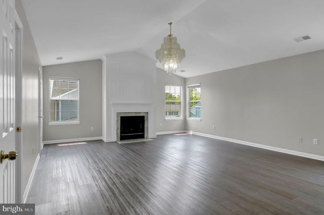 15704 BEAU RIDGE DR, Woodbridge, VA 22193