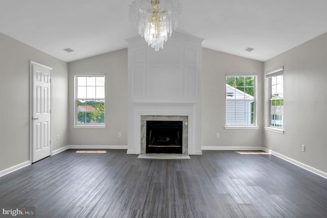 15704 BEAU RIDGE DR, Woodbridge, VA 22193