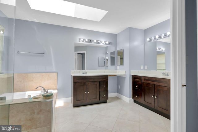 15704 BEAU RIDGE DR, Woodbridge, VA 22193