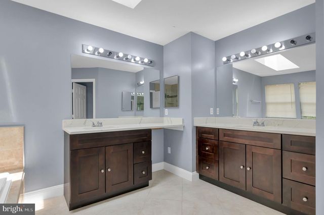 15704 BEAU RIDGE DR, Woodbridge, VA 22193