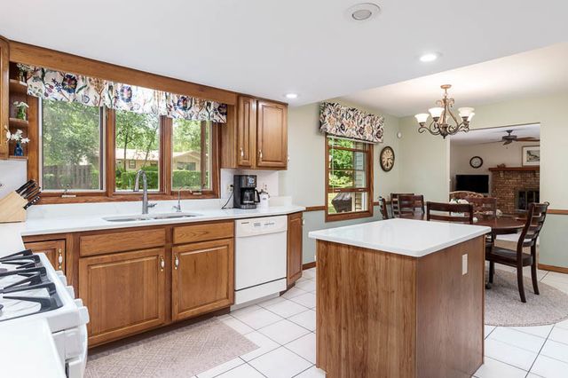 3342 Montlake Drive, Rockford, IL 61114