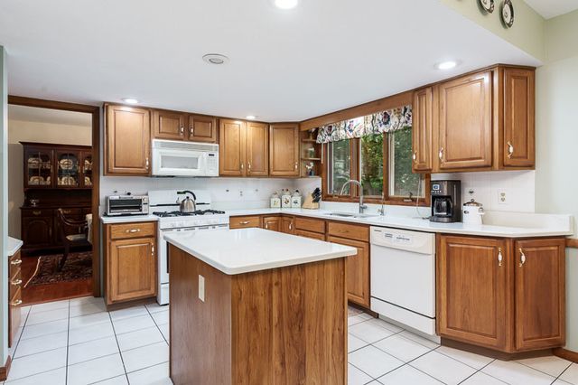 3342 Montlake Drive, Rockford, IL 61114