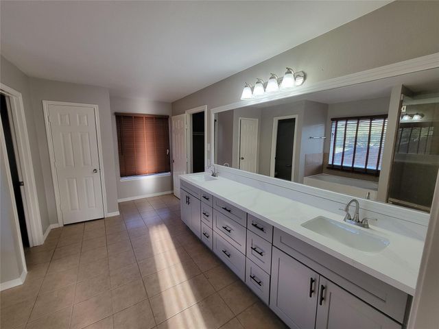 12514 Berry Laurel Lane, Houston, TX 77014
