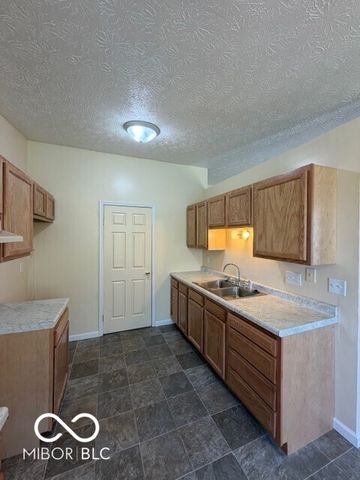 11019 Essen Court, Indianapolis, IN 46235