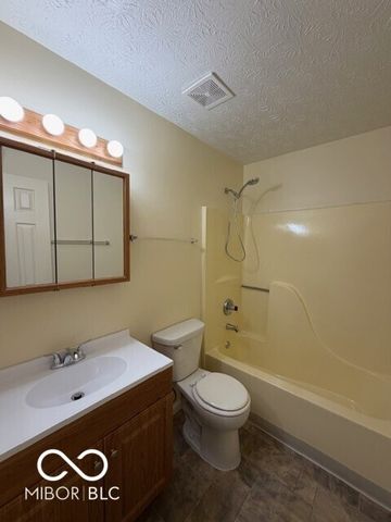 11019 Essen Court, Indianapolis, IN 46235