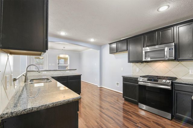 11711 Red Hummingbird Drive, Houston, TX 77047