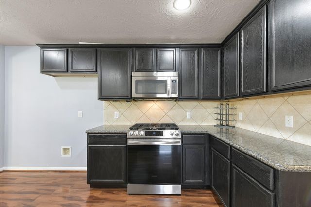 11711 Red Hummingbird Drive, Houston, TX 77047
