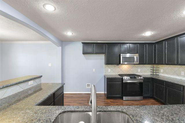 11711 Red Hummingbird Drive, Houston, TX 77047