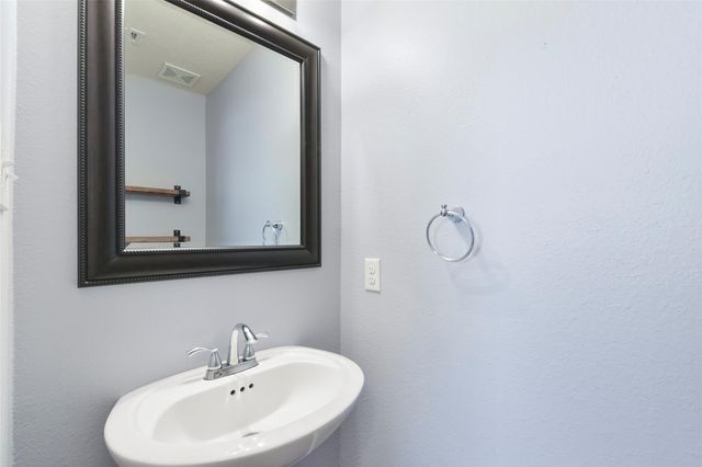 11711 Red Hummingbird Drive, Houston, TX 77047