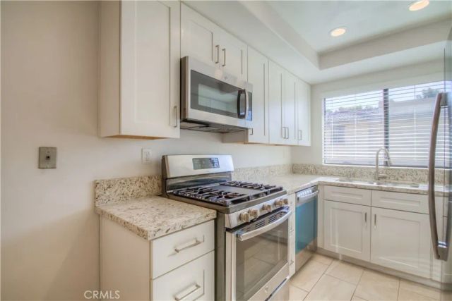 25261 Tanoak, Lake Forest, CA 92630