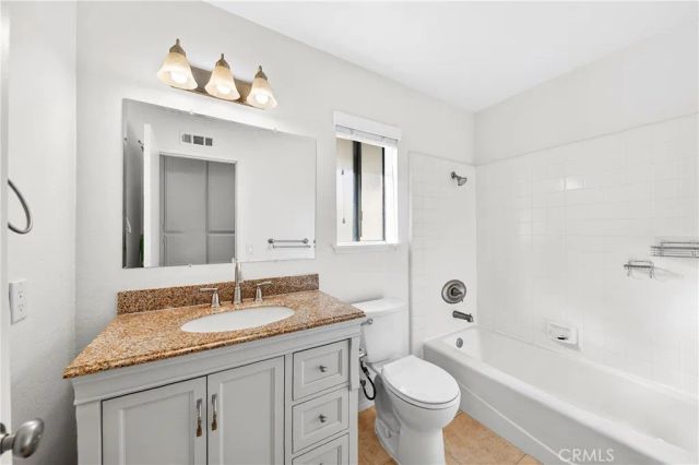 25261 Tanoak, Lake Forest, CA 92630