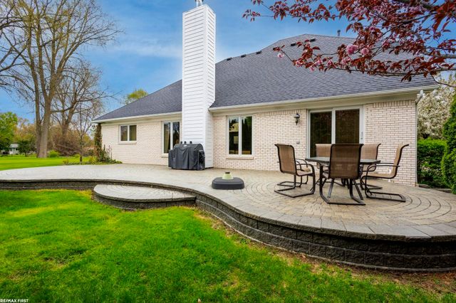 51205 Christine Court, Shelby Twp, MI 48316