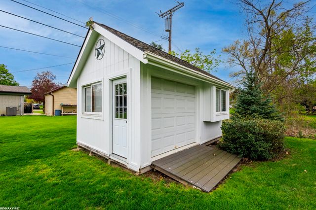 51205 Christine Court, Shelby Twp, MI 48316