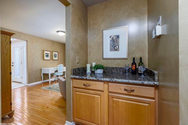 51205 Christine Court, Shelby Twp, MI 48316