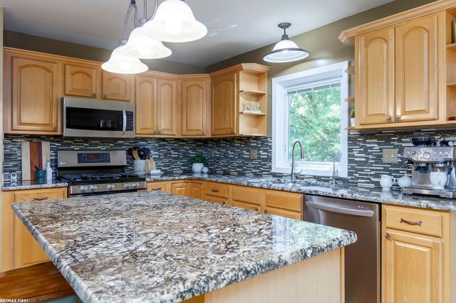 51205 Christine Court, Shelby Twp, MI 48316