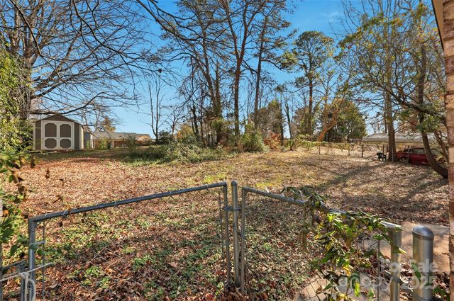 9901 Arbordale Avenue, Charlotte, NC 28215