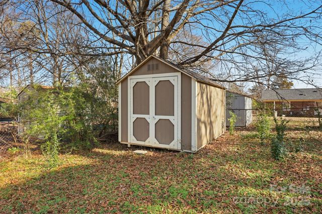 9901 Arbordale Avenue, Charlotte, NC 28215