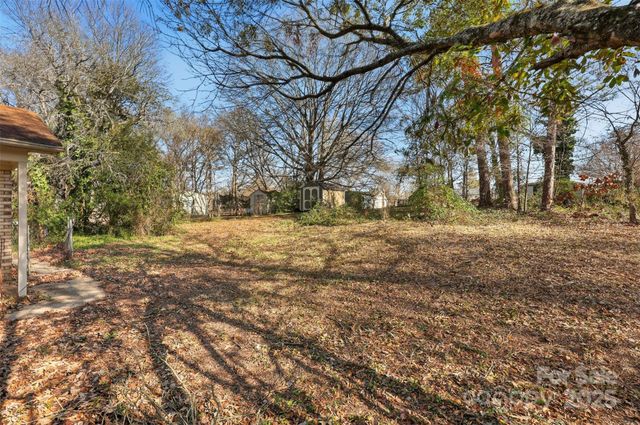 9901 Arbordale Avenue, Charlotte, NC 28215