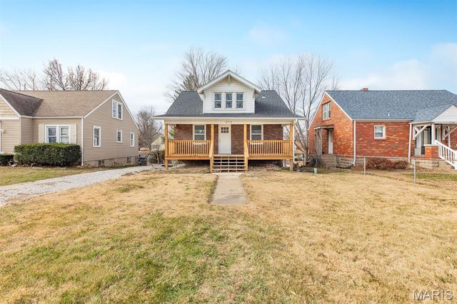 2712 Gerson Avenue, Godfrey, IL 62035