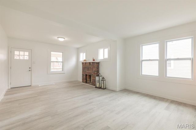 2712 Gerson Avenue, Godfrey, IL 62035