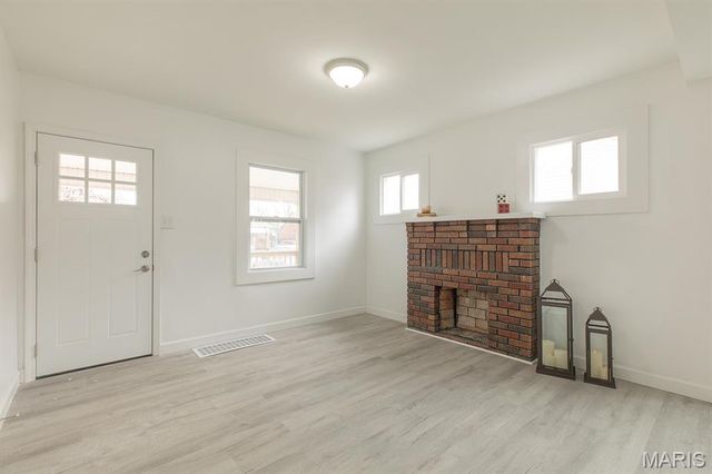 2712 Gerson Avenue, Godfrey, IL 62035