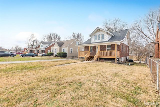 2712 Gerson Avenue, Godfrey, IL 62035